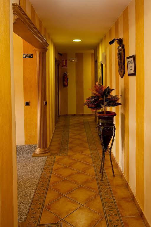 Hostal Castilla Mocejon Bagian luar foto