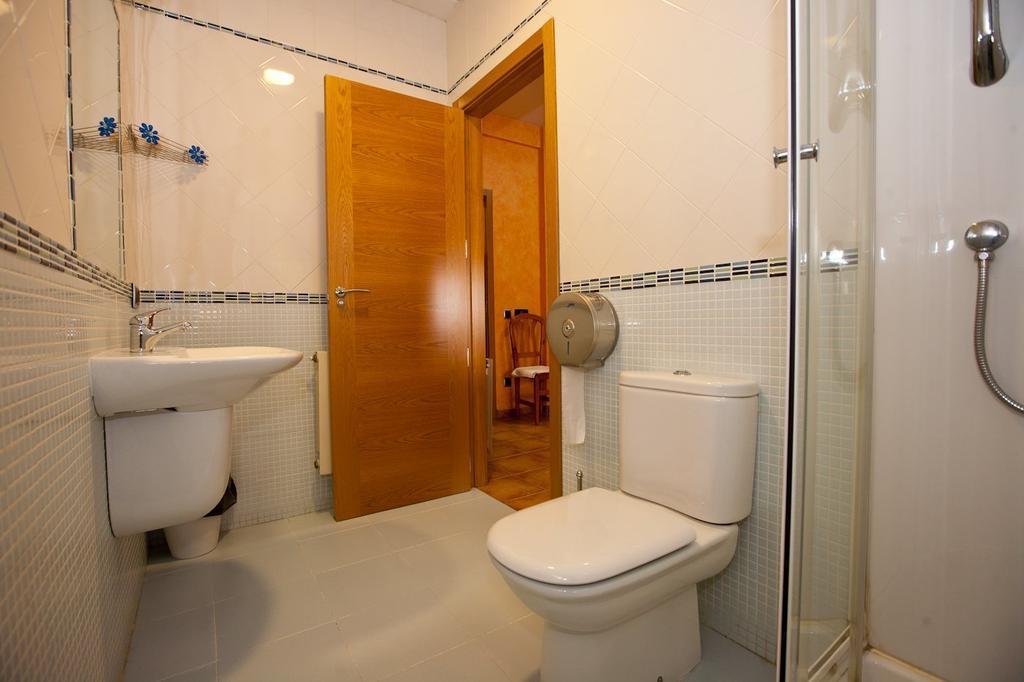 Hostal Castilla Mocejon Ruang foto